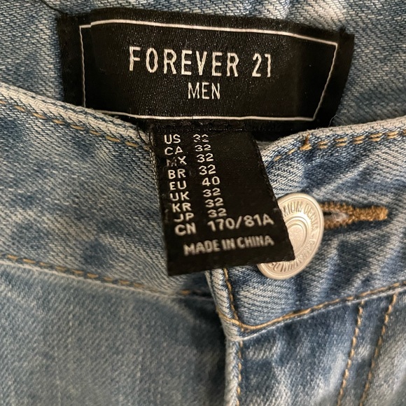 Forever 21 Jeans Size: 32 - Picture 3 of 3